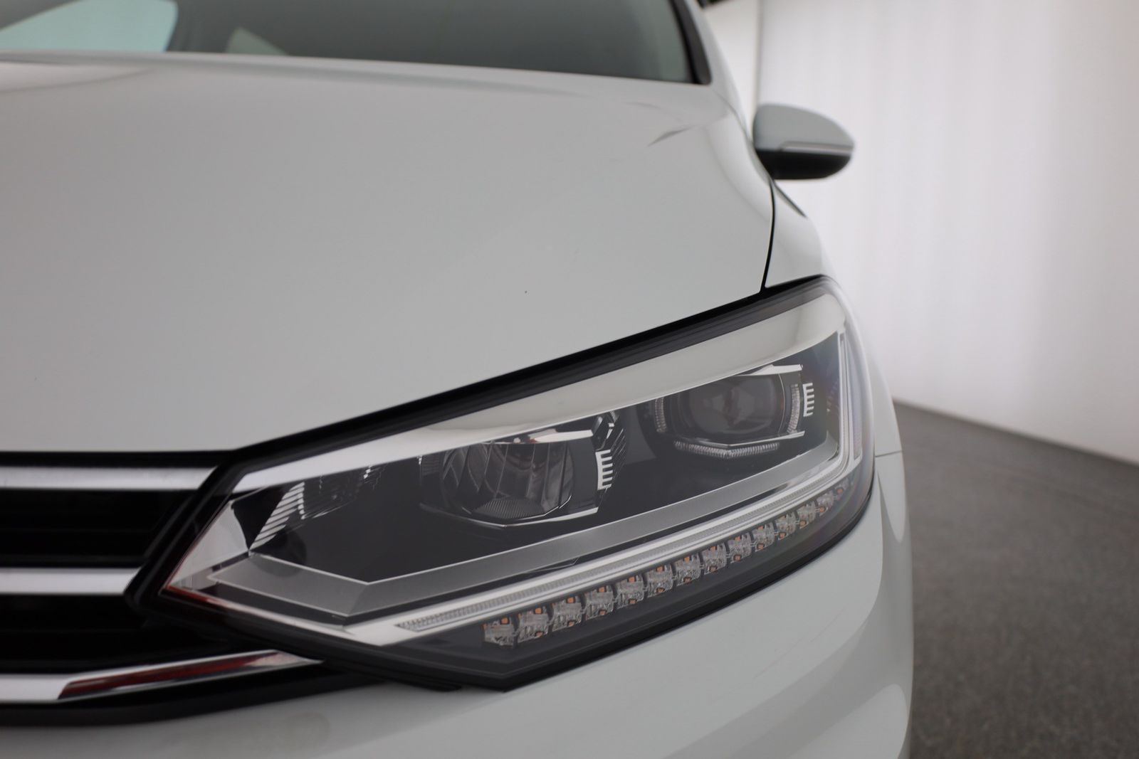 Volkswagen Touran 1.5 TSI R-Line LED 7-Sitzer Navi ACC AHK foto 32