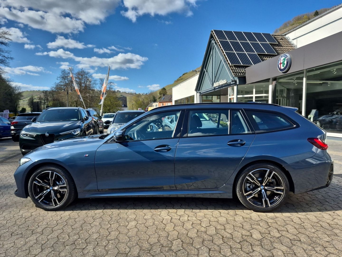 BMW 330 i xDrive M Sport Touring Rückfahrk. CarPlay  foto 2