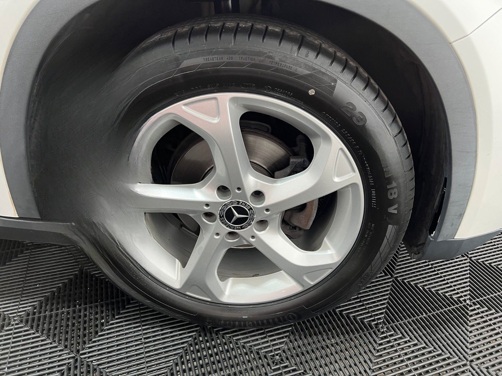 Mercedes-Benz GLA 180 Urban *Autom *LED-SW *Pano *DAB foto 14