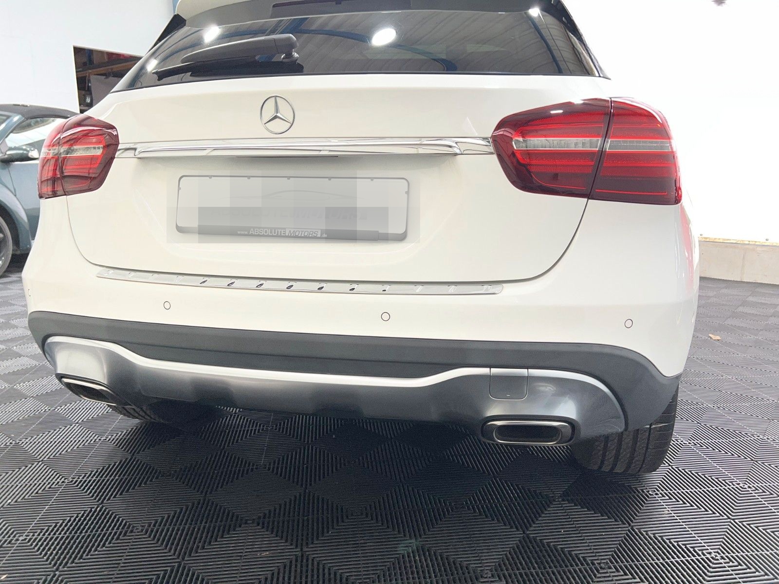 Mercedes-Benz GLA 180 Urban *Autom *LED-SW *Pano *DAB foto 16