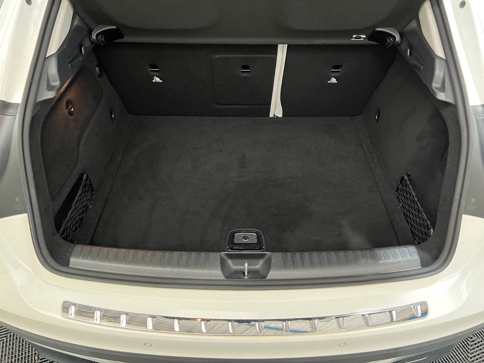 Mercedes-Benz GLA 180 Urban *Autom *LED-SW *Pano *DAB foto 20