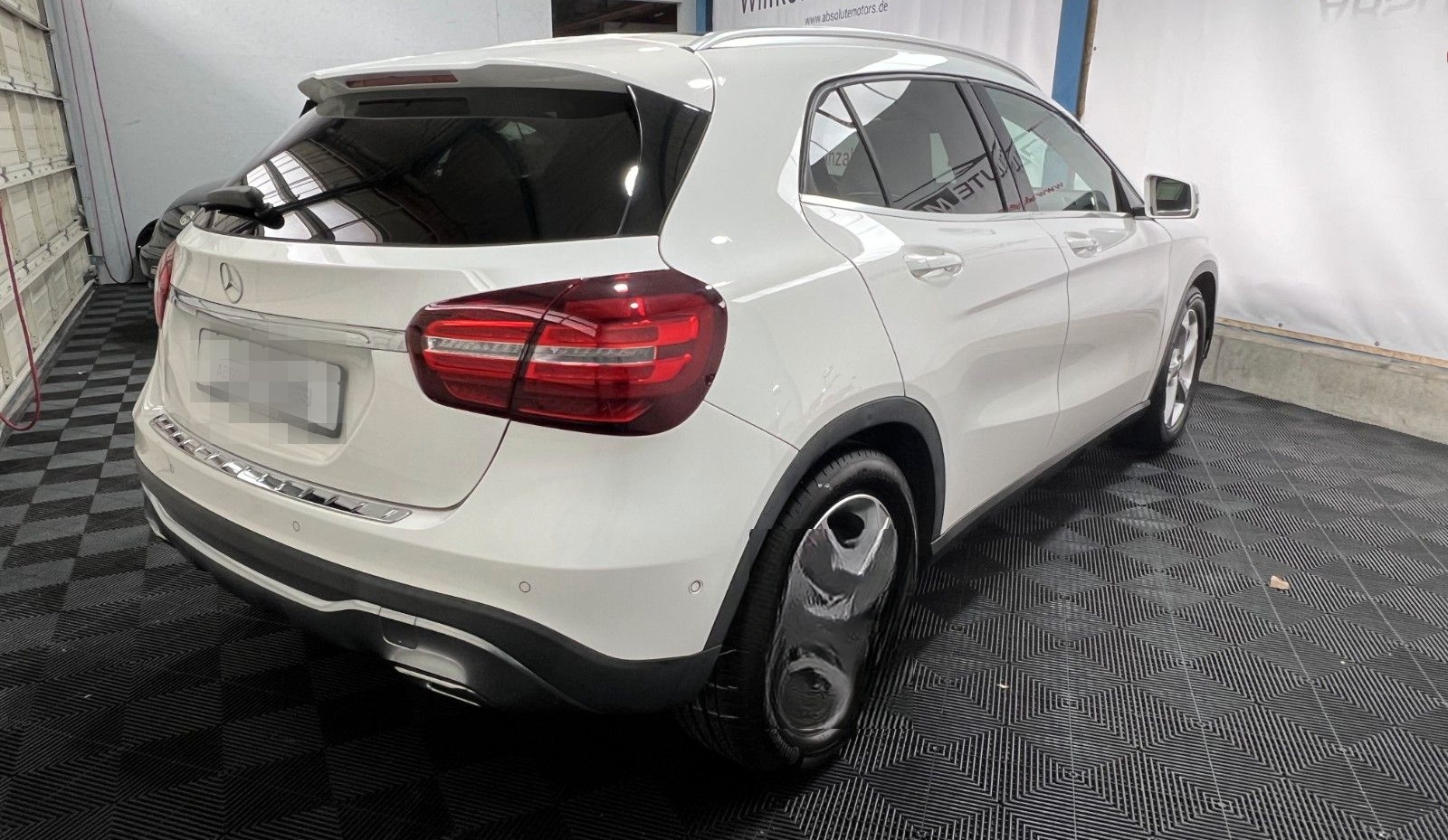 Mercedes-Benz GLA 180 Urban *Autom *LED-SW *Pano *DAB foto 7