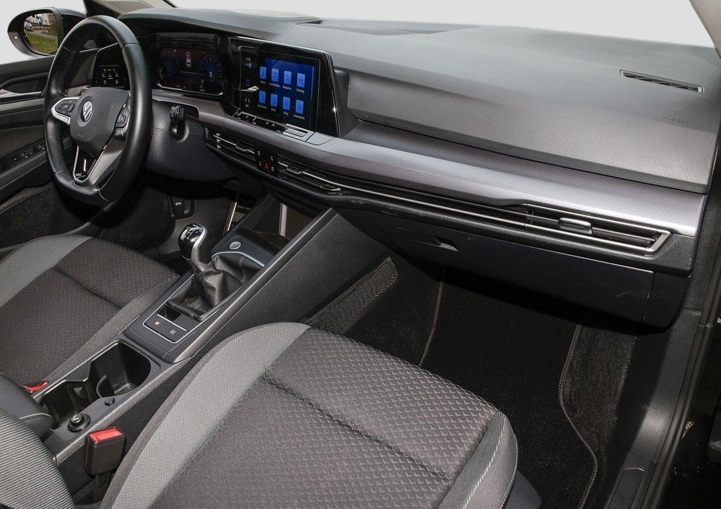 Volkswagen Golf VIII Lim. 1.5 TSI Active *Navi*Kamera*HuD* foto 8