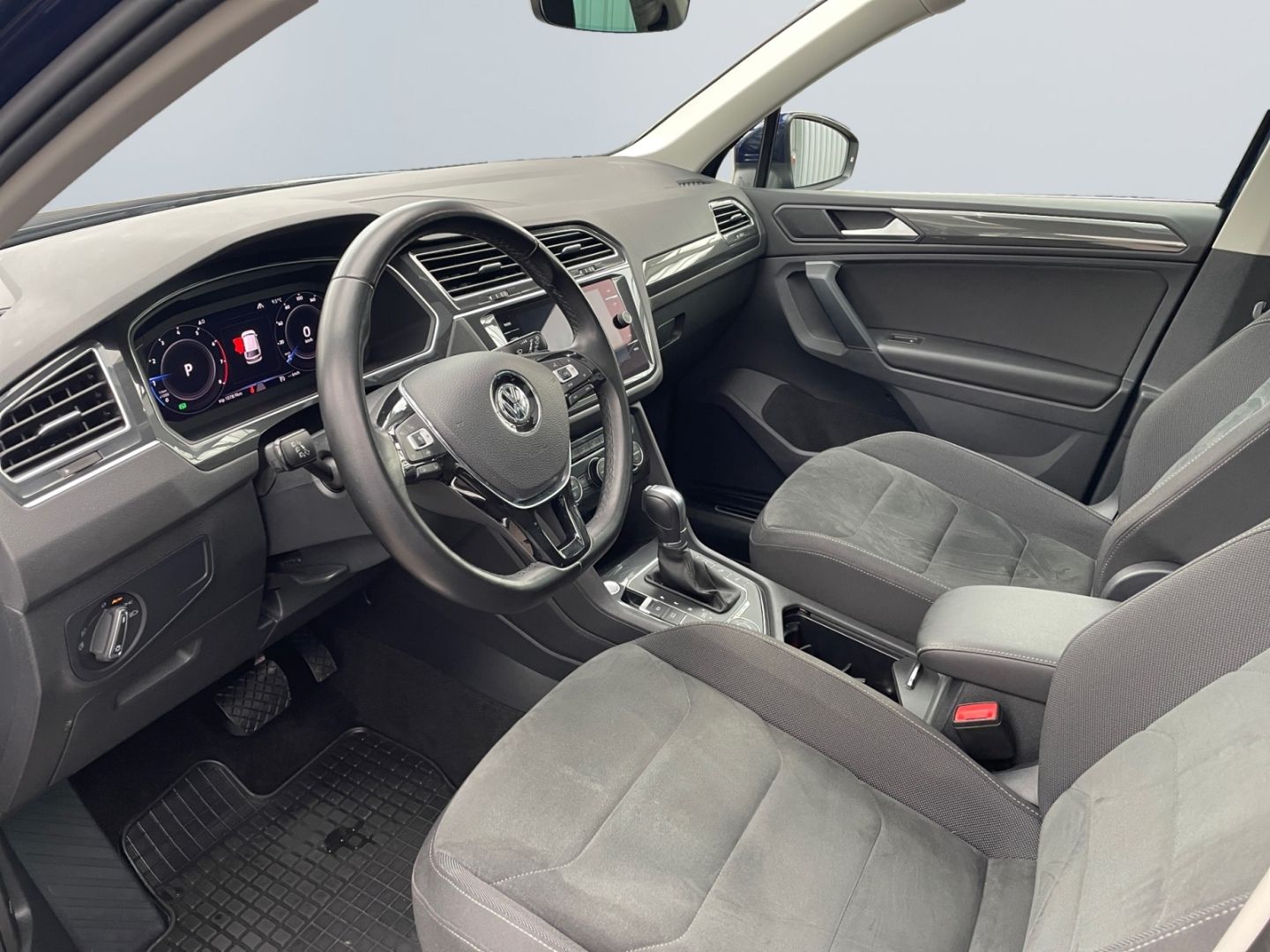 Volkswagen Tiguan 2.0 TSI 4M DSG Highline *Pano*CAM*el. Hec foto 9