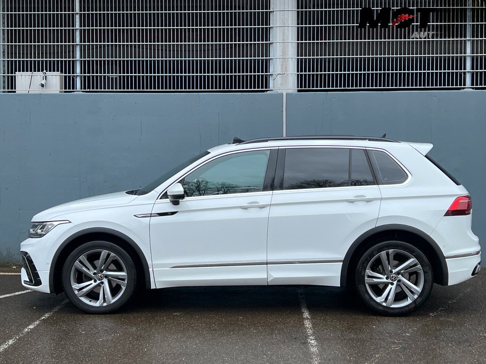 Volkswagen Tiguan 3x R Line Pano/IQMatrix/Kam/Keyl/HUD/19 foto 9