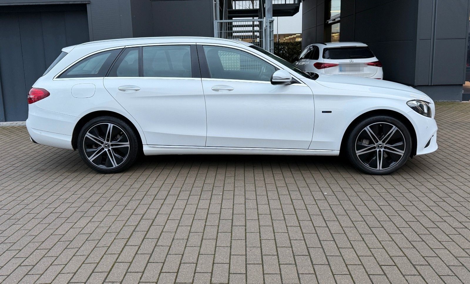 Mercedes-Benz C 300T de Avantgarde DISTRONIC 360° SPUR KEYLESS foto 2