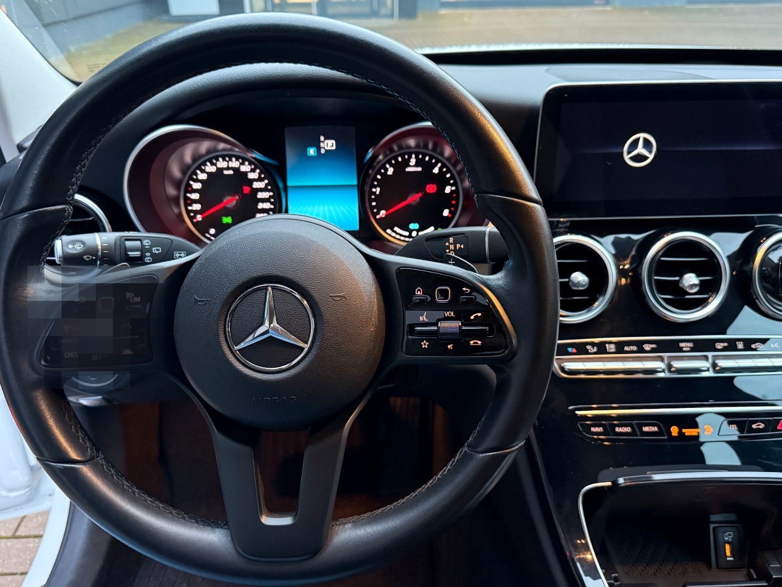 Mercedes-Benz C 300T de Avantgarde DISTRONIC 360° SPUR KEYLESS foto 17