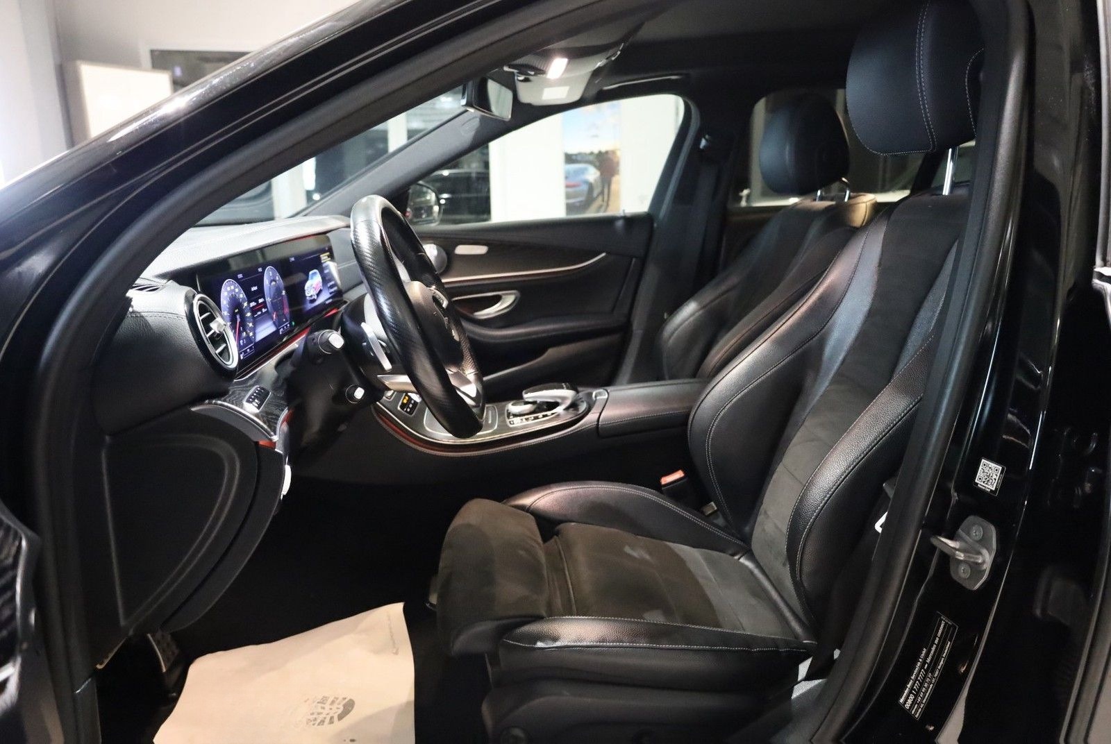 Mercedes-Benz E 350 d AMG-LINE*PANO/360°/BURMESTER* foto 17