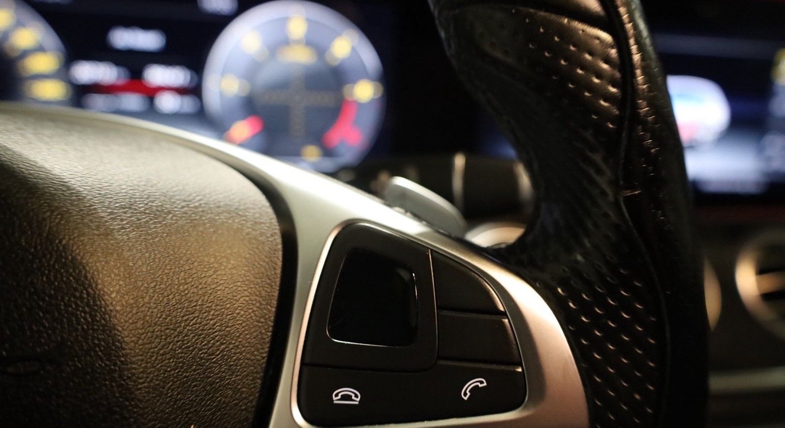 Mercedes-Benz E 350 d AMG-LINE*PANO/360°/BURMESTER* foto 26
