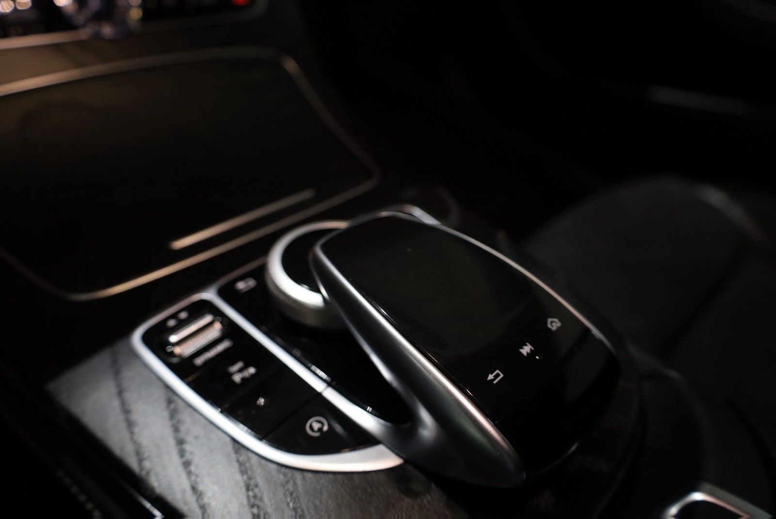 Mercedes-Benz E 350 d AMG-LINE*PANO/360°/BURMESTER* foto 34