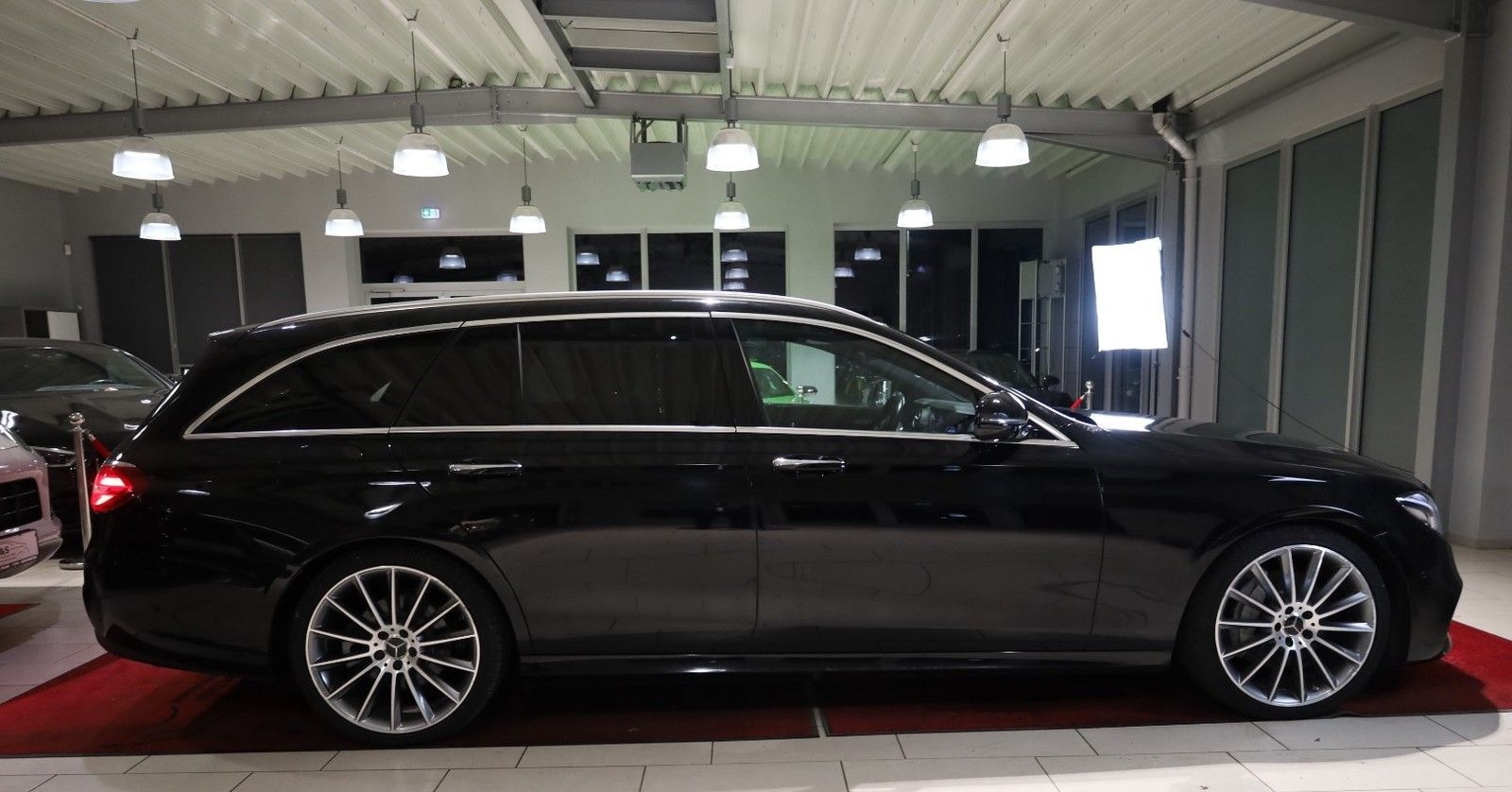Mercedes-Benz E 350 d AMG-LINE*PANO/360°/BURMESTER* foto 8