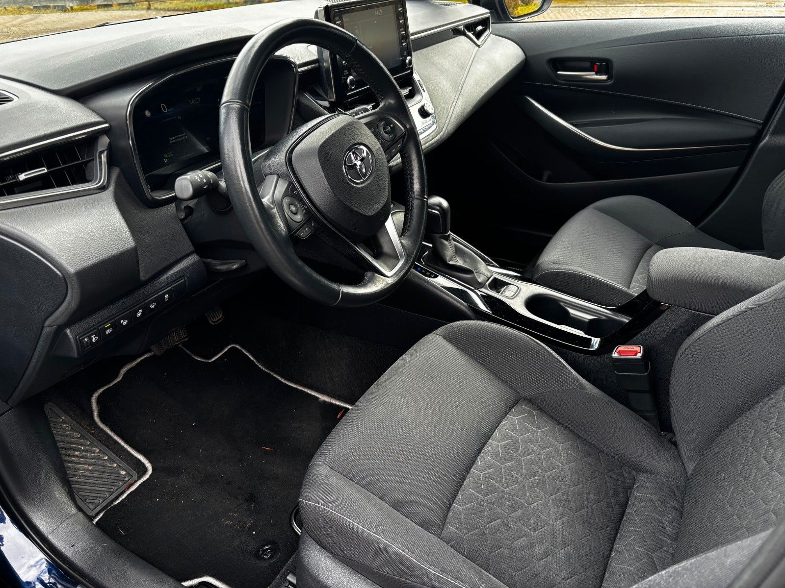 Toyota Corolla Touring Sports Hybrid Team D foto 12