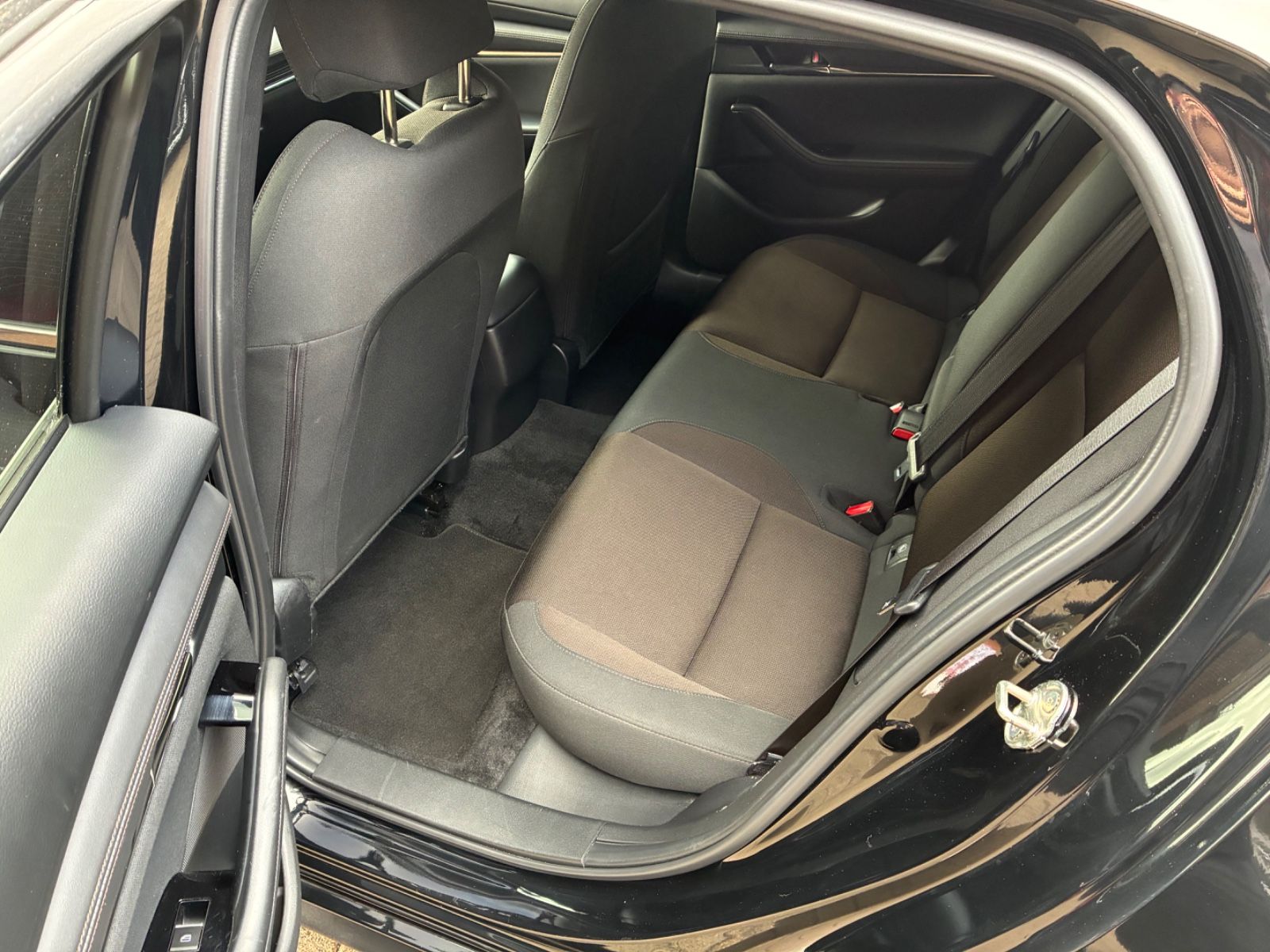 Mazda 3 SKYACTIV-G 2.0 M Hybrid SELECTION DES-P PREM-P foto 14