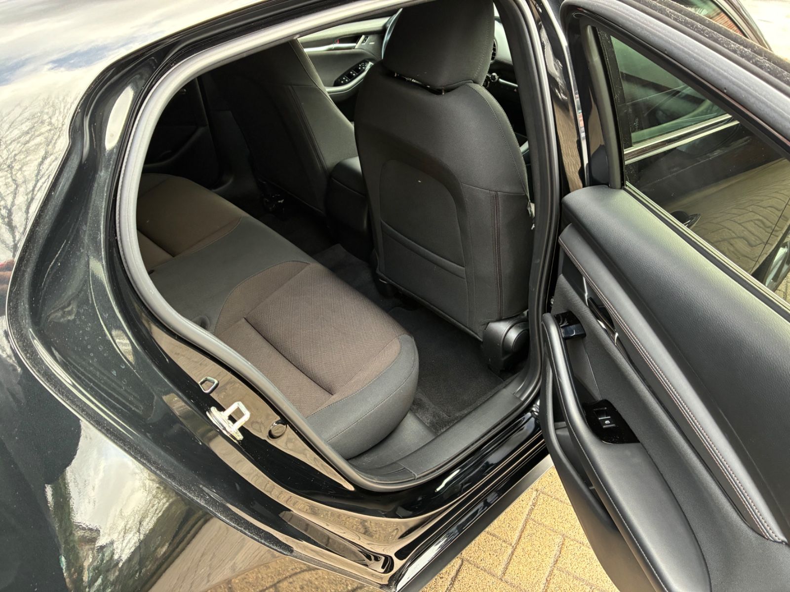 Mazda 3 SKYACTIV-G 2.0 M Hybrid SELECTION DES-P PREM-P foto 17