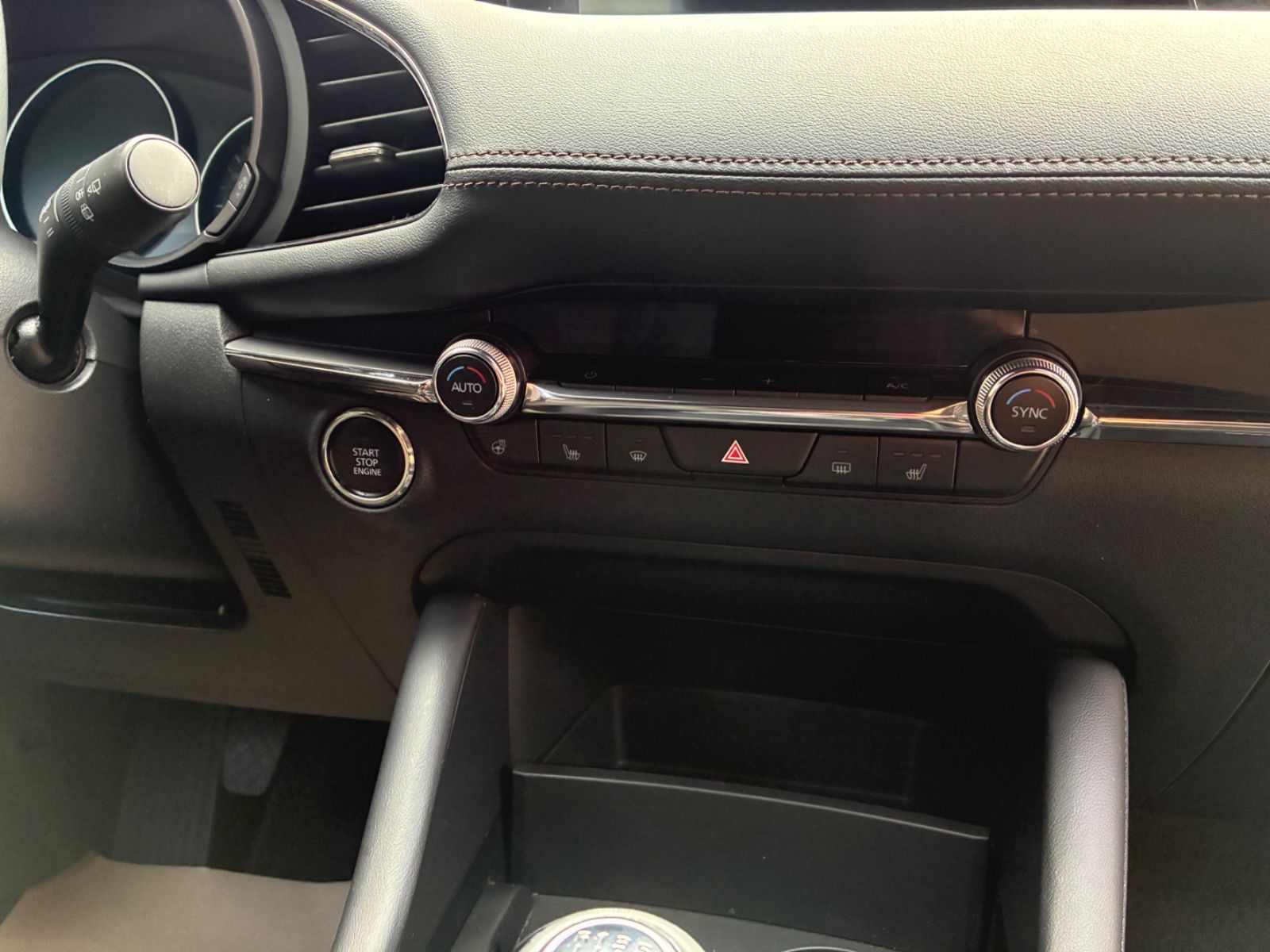 Mazda 3 SKYACTIV-G 2.0 M Hybrid SELECTION DES-P PREM-P foto 23