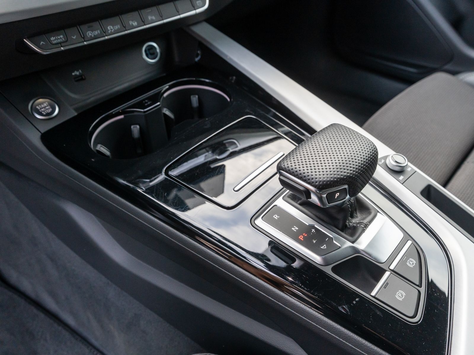 Audi A4 Avant S line 40 TDI quattro NAVI LED 360° AHK foto 14
