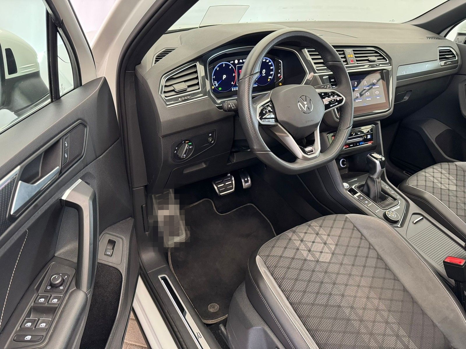 Volkswagen Tiguan R-Line 2.0TDI 4M+AHK+PANO+STHZ+HUD+KAMERA foto 11