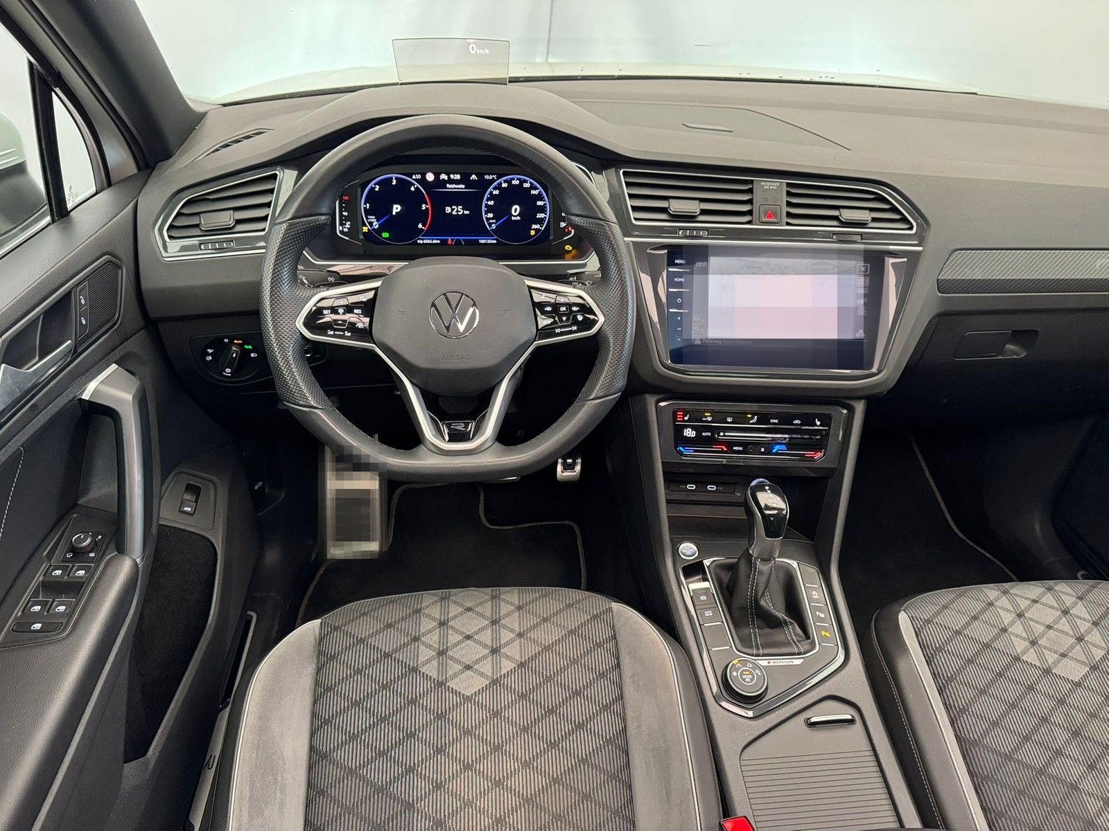 Volkswagen Tiguan R-Line 2.0TDI 4M+AHK+PANO+STHZ+HUD+KAMERA foto 12