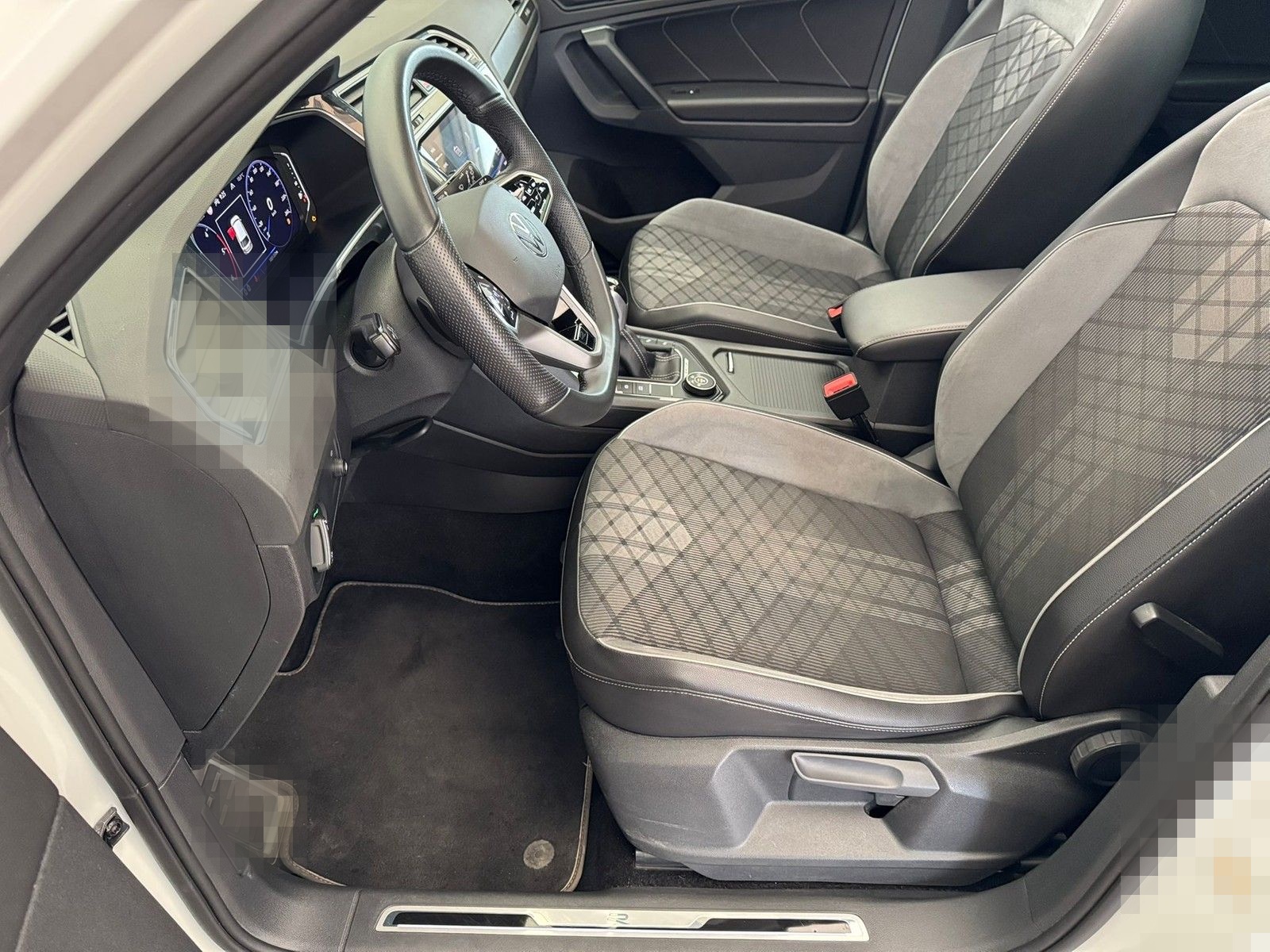 Volkswagen Tiguan R-Line 2.0TDI 4M+AHK+PANO+STHZ+HUD+KAMERA foto 9