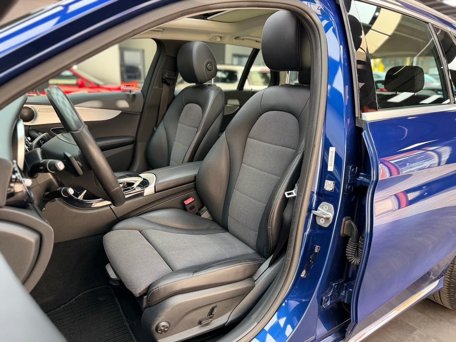 Mercedes-Benz C 180 T CGI Avantgarde|PANO|AHK|KEYLESS|LED foto 14