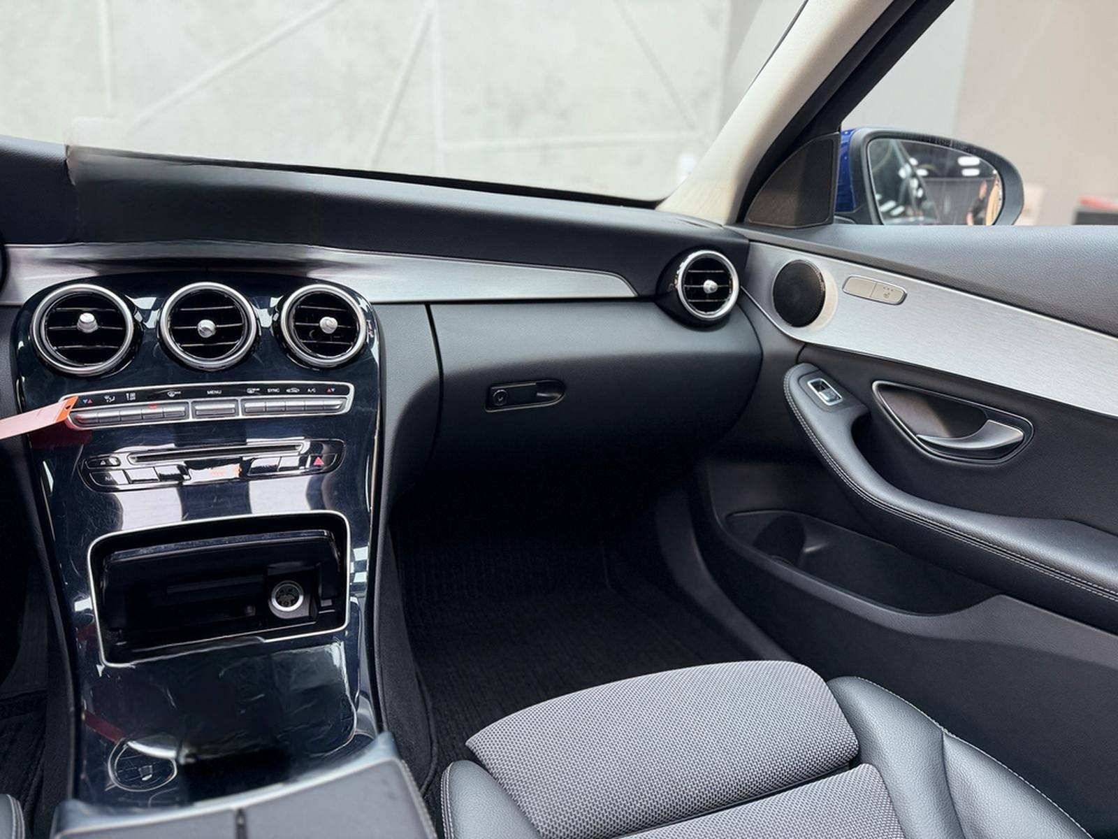 Mercedes-Benz C 180 T CGI Avantgarde|PANO|AHK|KEYLESS|LED foto 25