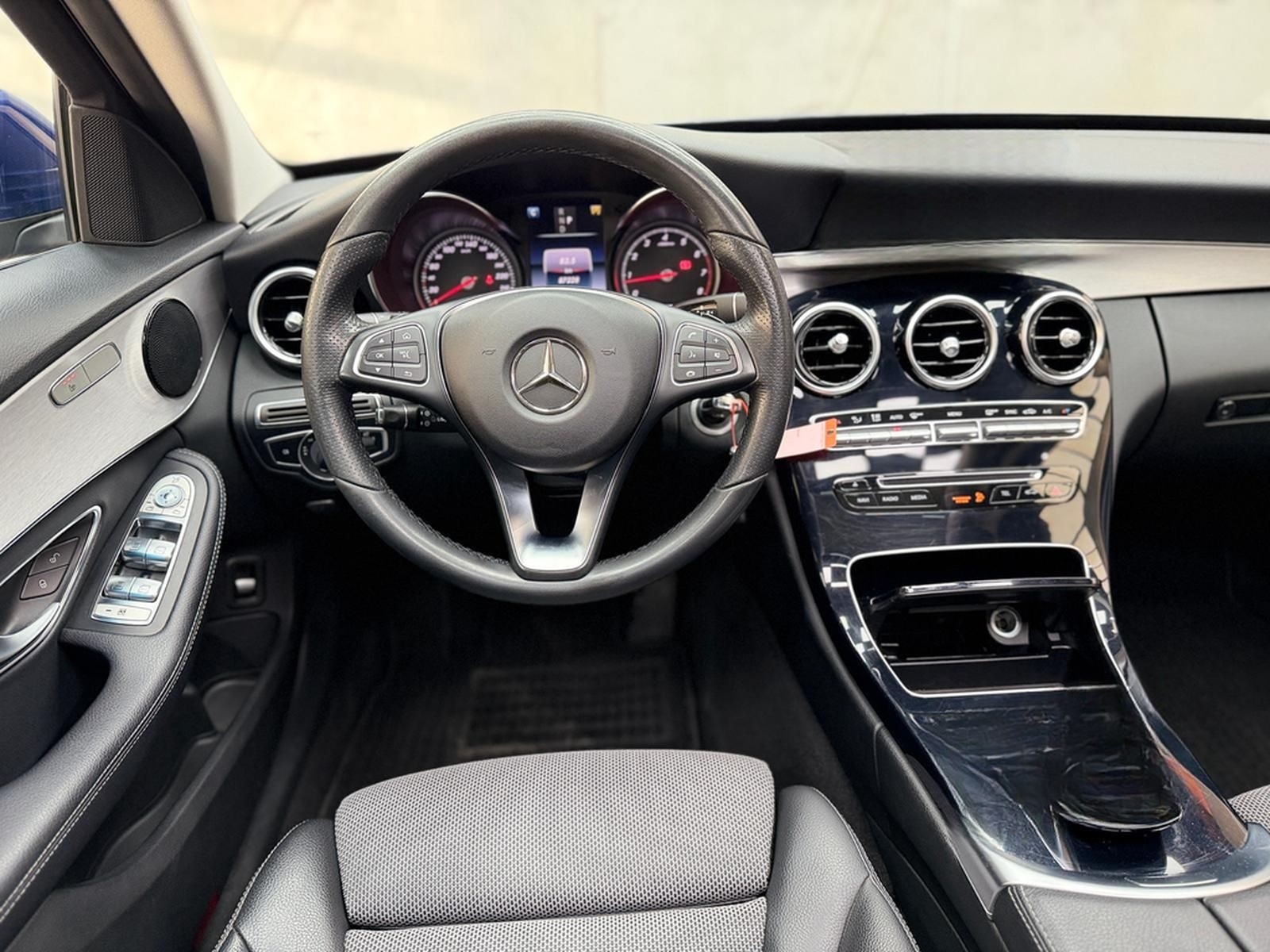 Mercedes-Benz C 180 T CGI Avantgarde|PANO|AHK|KEYLESS|LED foto 26