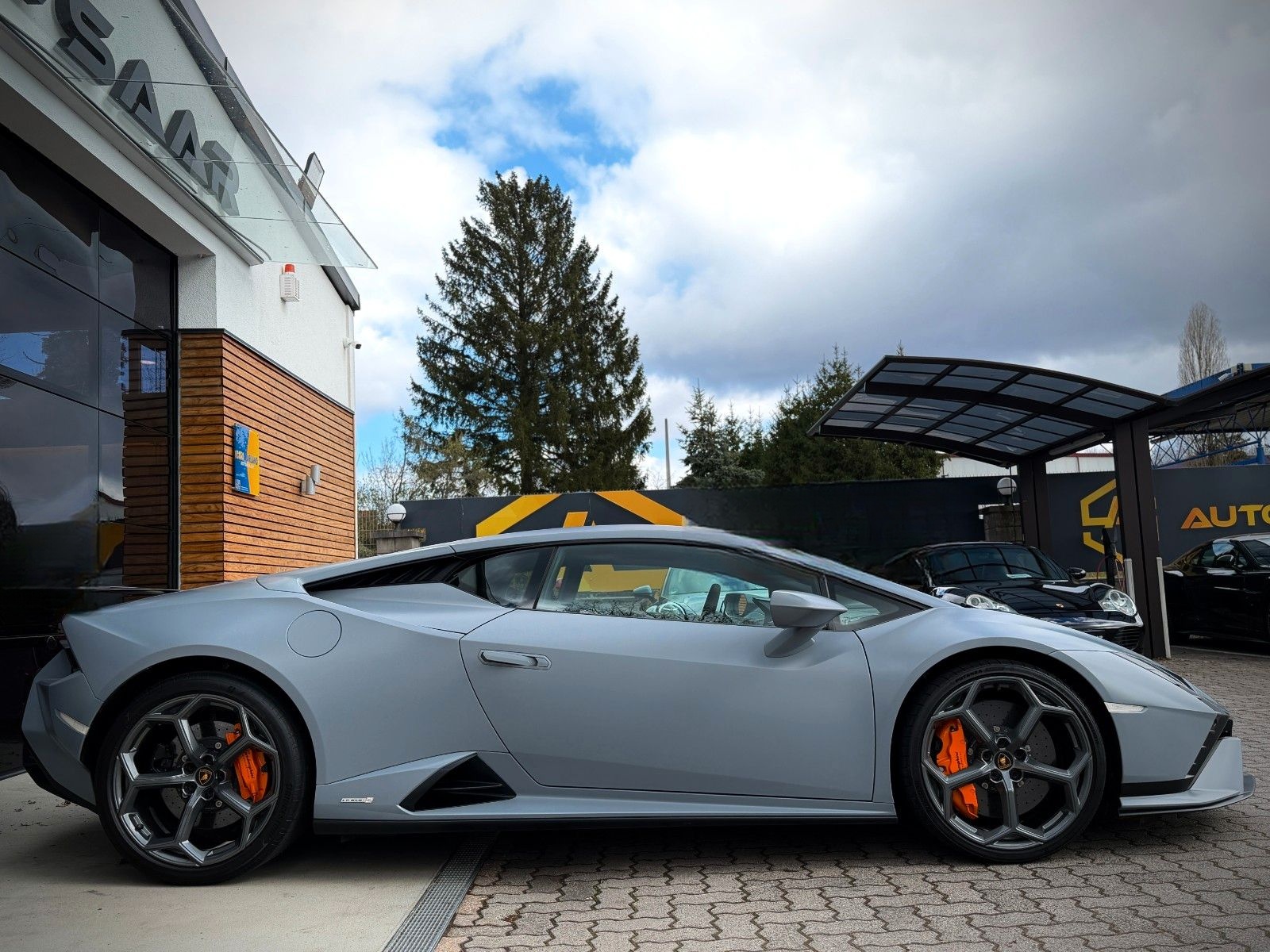 Lamborghini Tecnica  Matt/Lift/Carbon/R-Seats/Sensonum/PPF foto 14