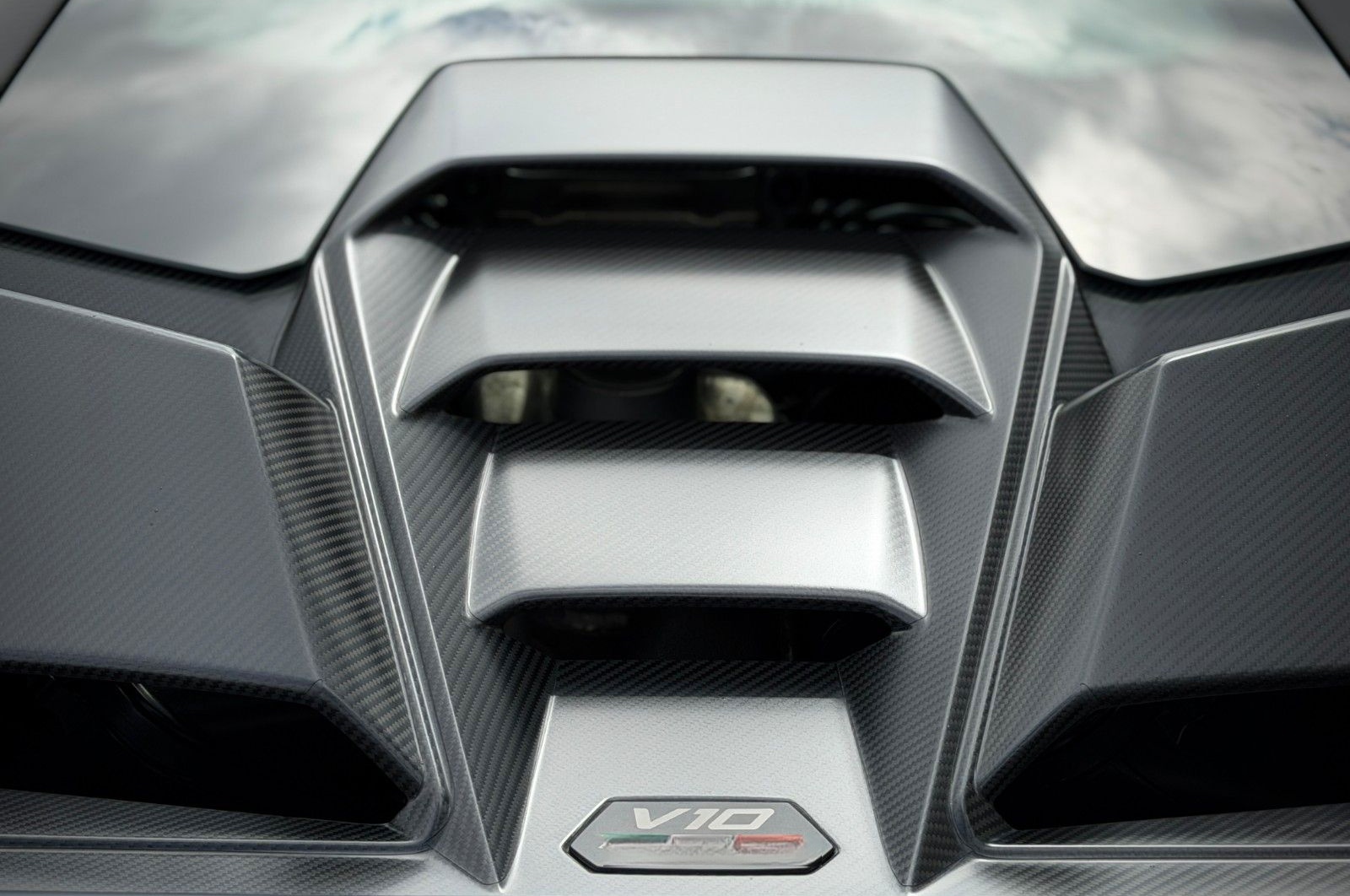 Lamborghini Tecnica  Matt/Lift/Carbon/R-Seats/Sensonum/PPF foto 18