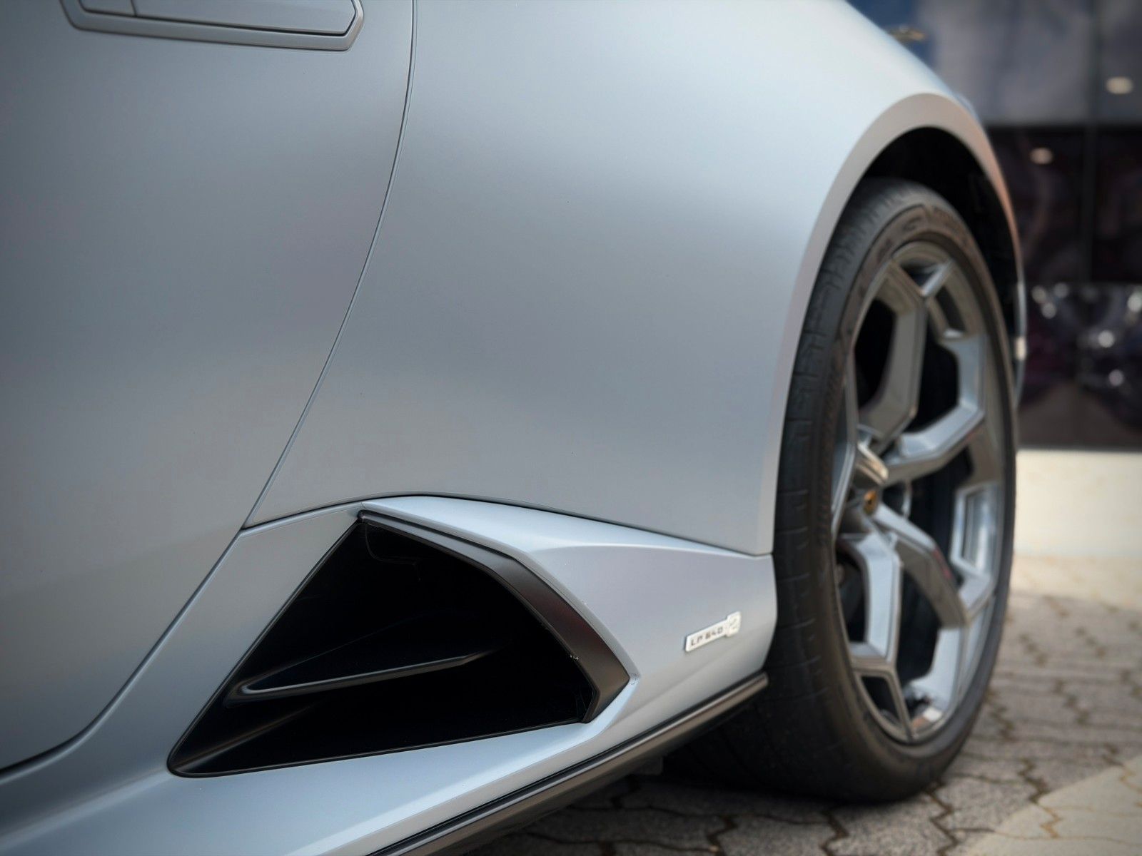 Lamborghini Tecnica  Matt/Lift/Carbon/R-Seats/Sensonum/PPF foto 5