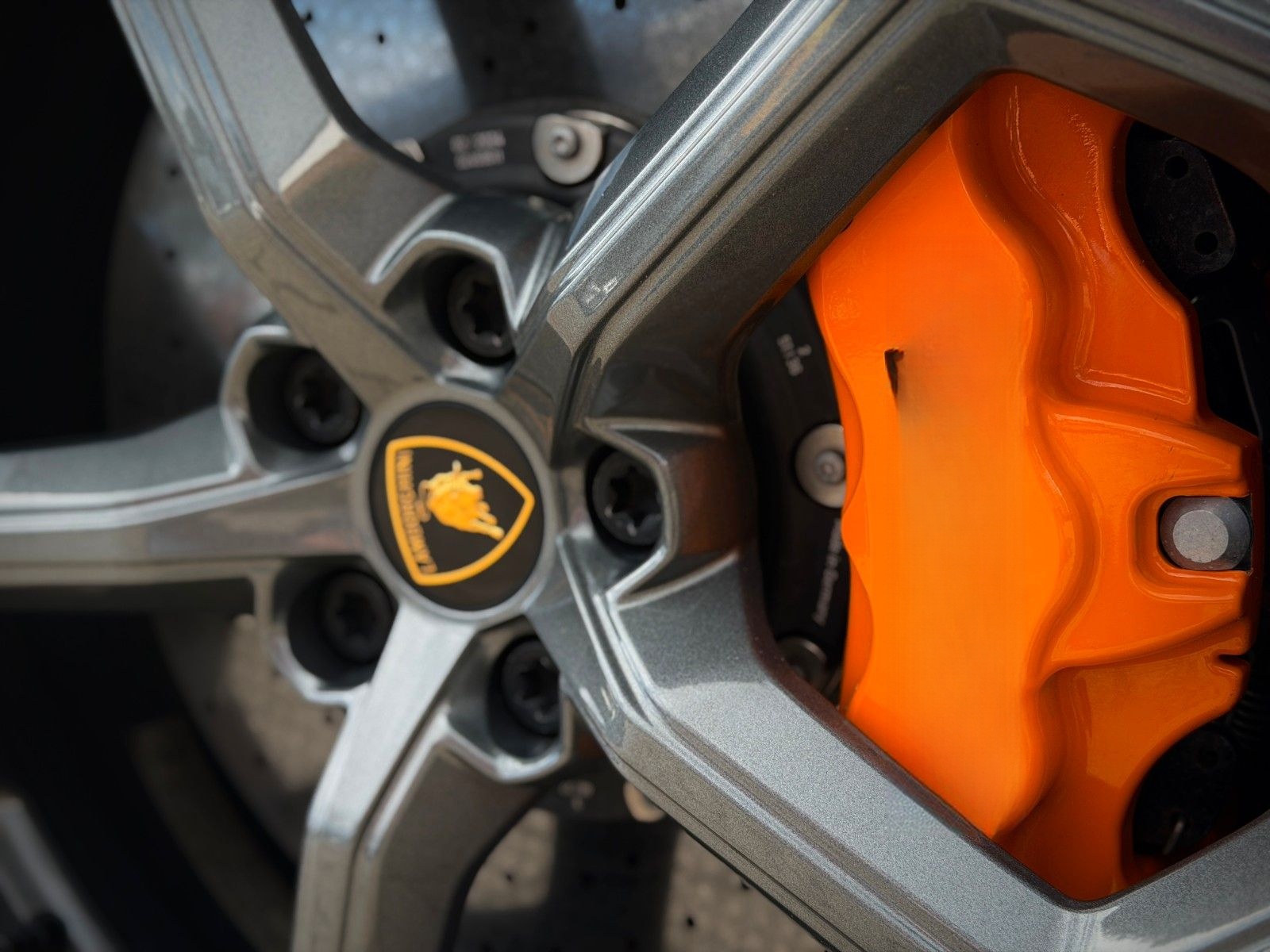 Lamborghini Tecnica  Matt/Lift/Carbon/R-Seats/Sensonum/PPF foto 6
