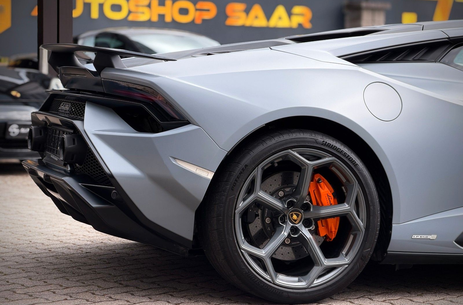 Lamborghini Tecnica  Matt/Lift/Carbon/R-Seats/Sensonum/PPF foto 8