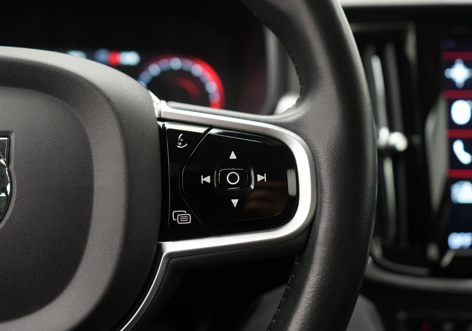 Volvo V90 Momentum T6 AWD 2.0 LED,SPURH,ACC,TOTW,NAVI foto 12