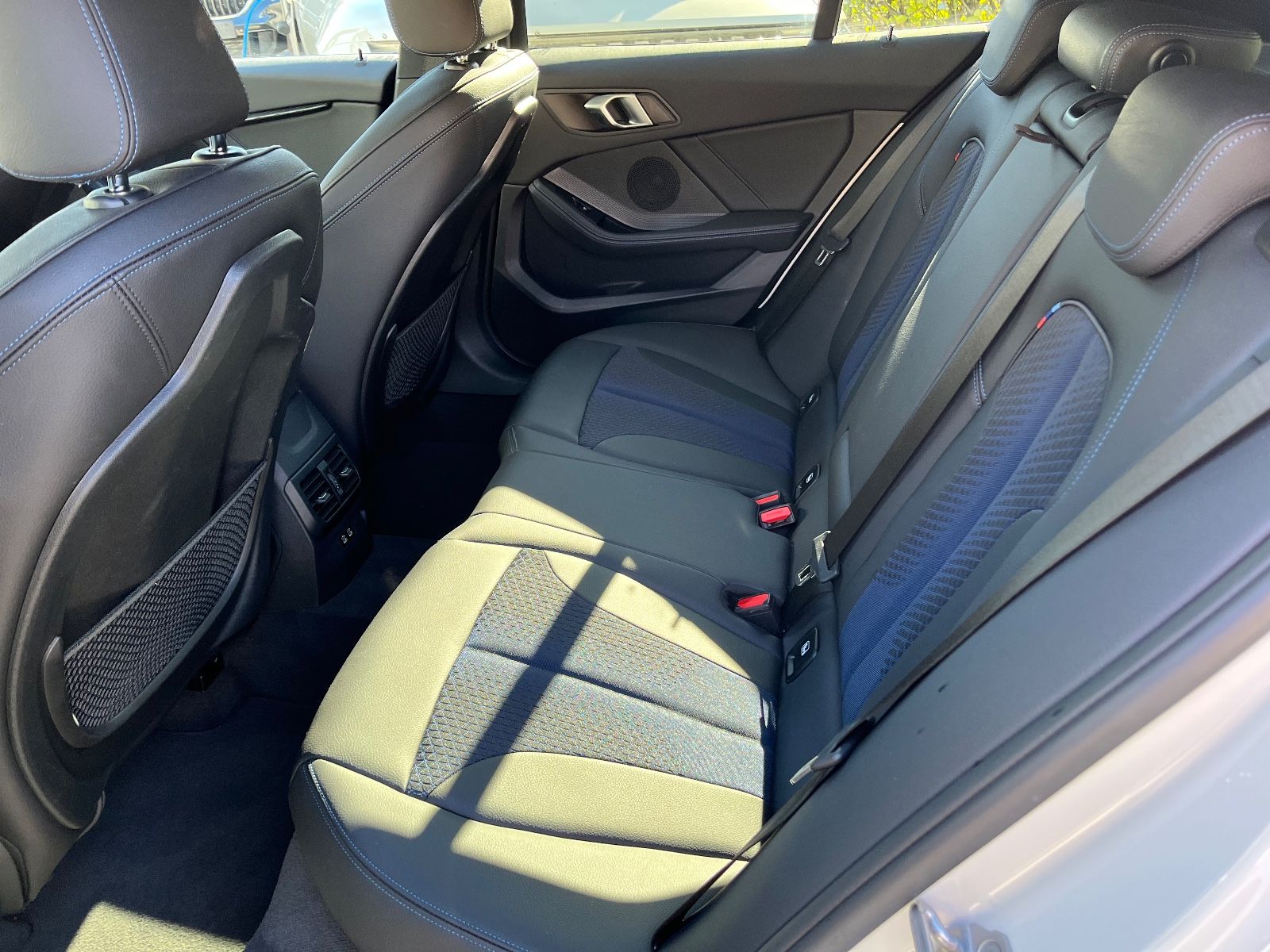 BMW 120i M Paket LivePR HUD Pano A.LED Hifi Memo 19 foto 12