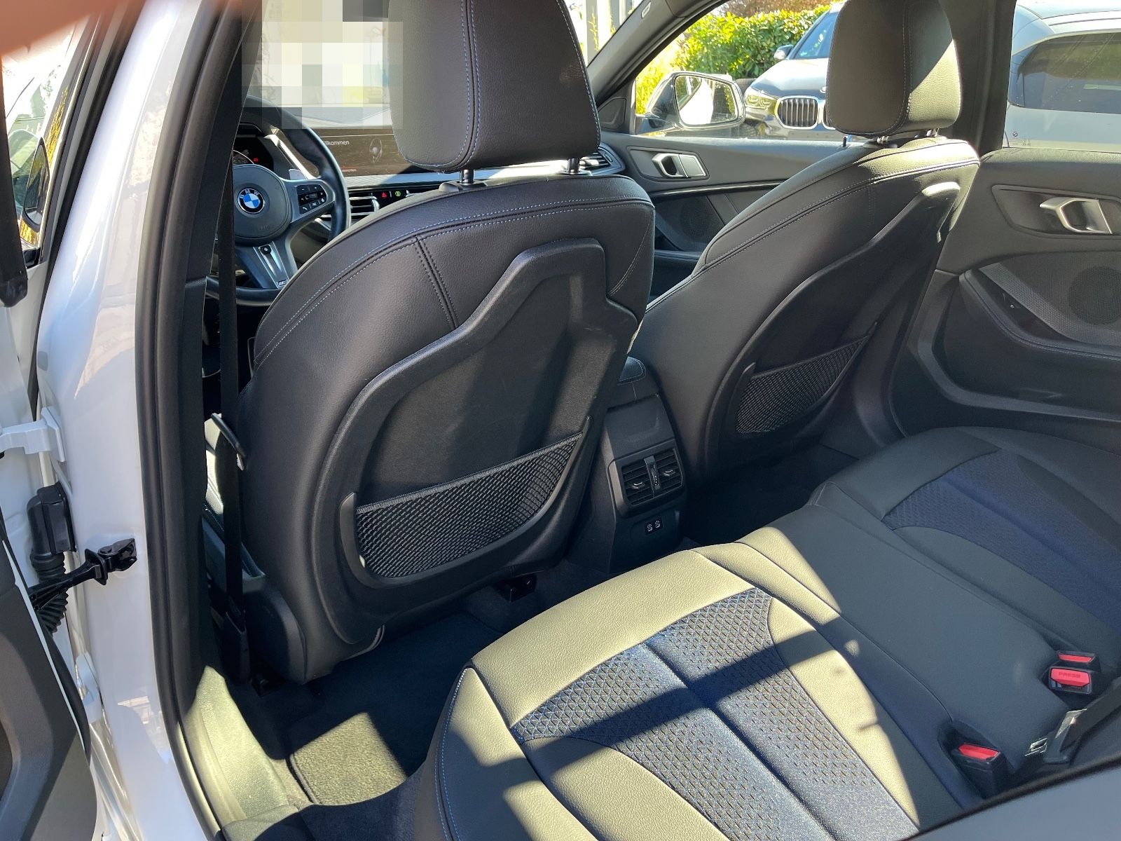 BMW 120i M Paket LivePR HUD Pano A.LED Hifi Memo 19 foto 13