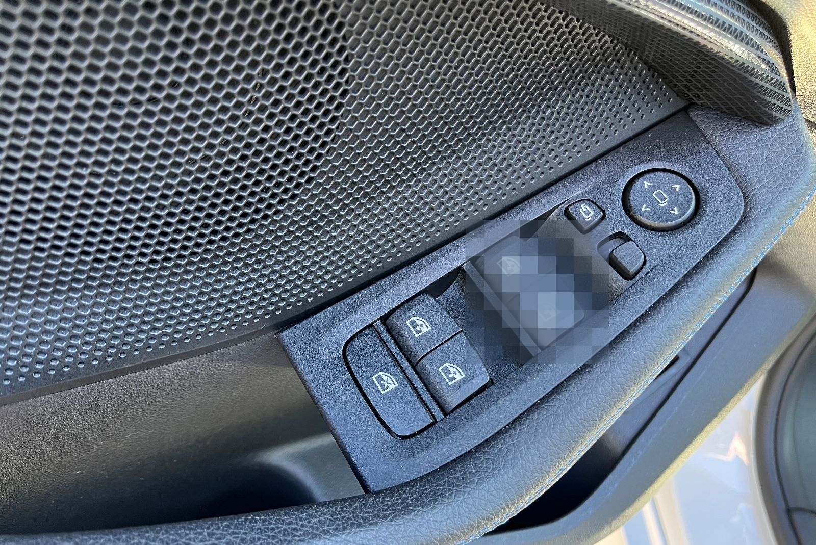 BMW 120i M Paket LivePR HUD Pano A.LED Hifi Memo 19 foto 18