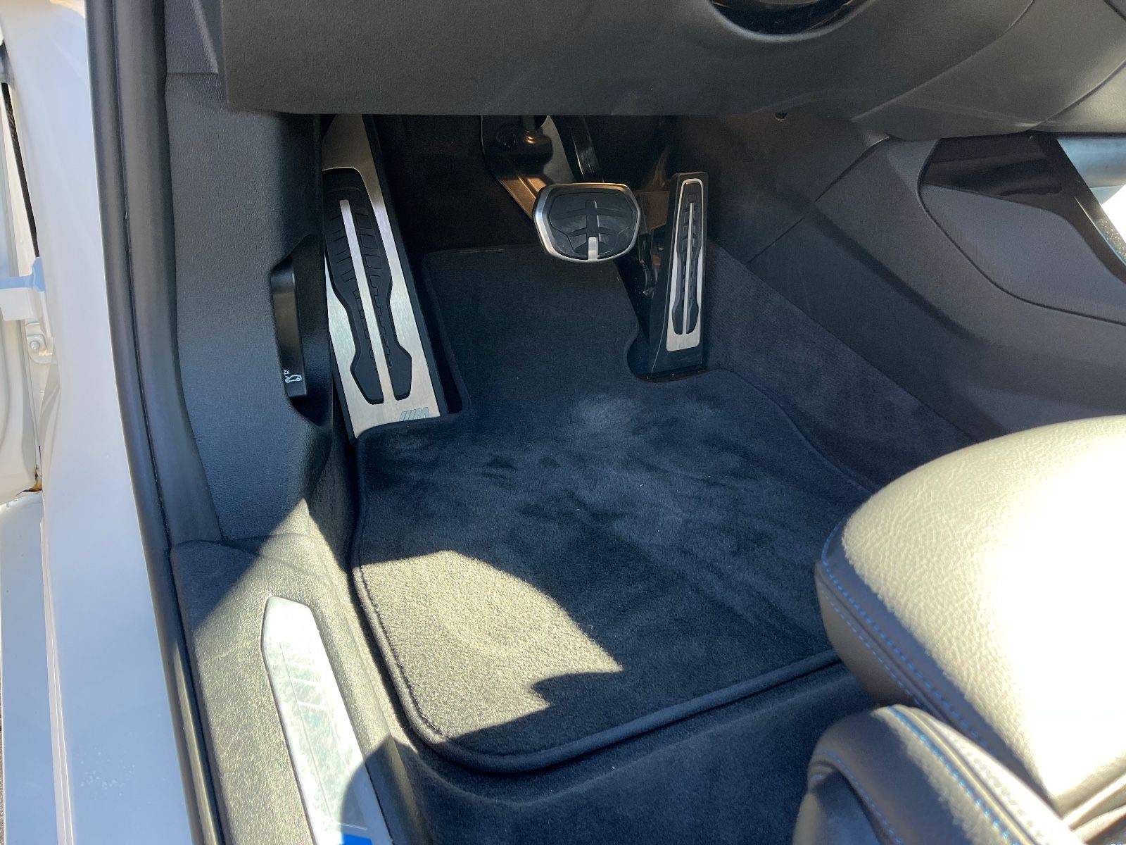 BMW 120i M Paket LivePR HUD Pano A.LED Hifi Memo 19 foto 19