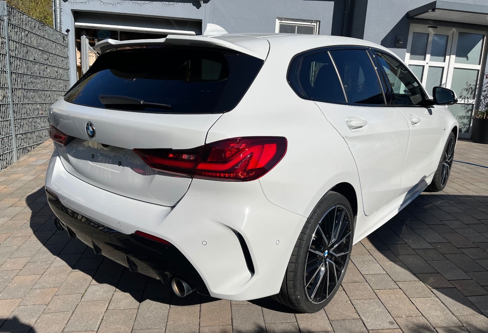 BMW 120i M Paket LivePR HUD Pano A.LED Hifi Memo 19 foto 7