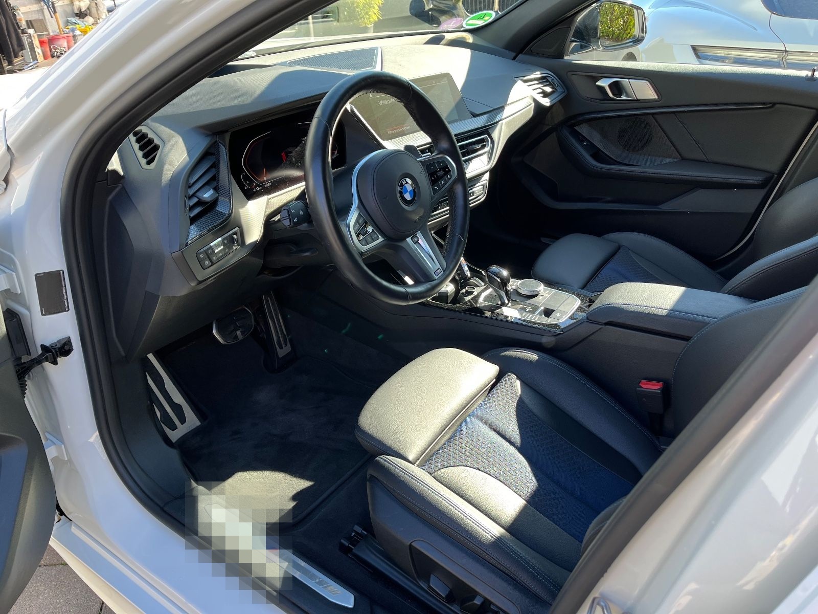 BMW 120i M Paket LivePR HUD Pano A.LED Hifi Memo 19 foto 10