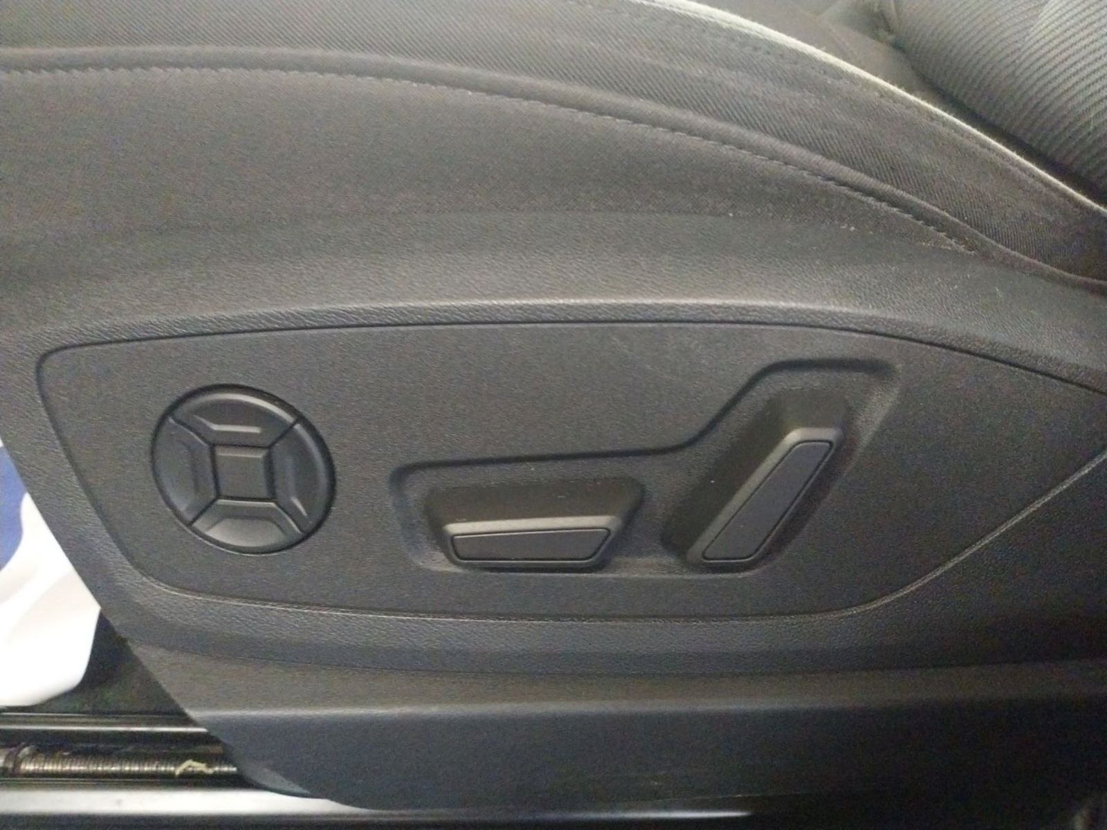 Audi e-tron quattro *AHK*KAMERA*CCS*APP CONNECT*MATRI foto 8