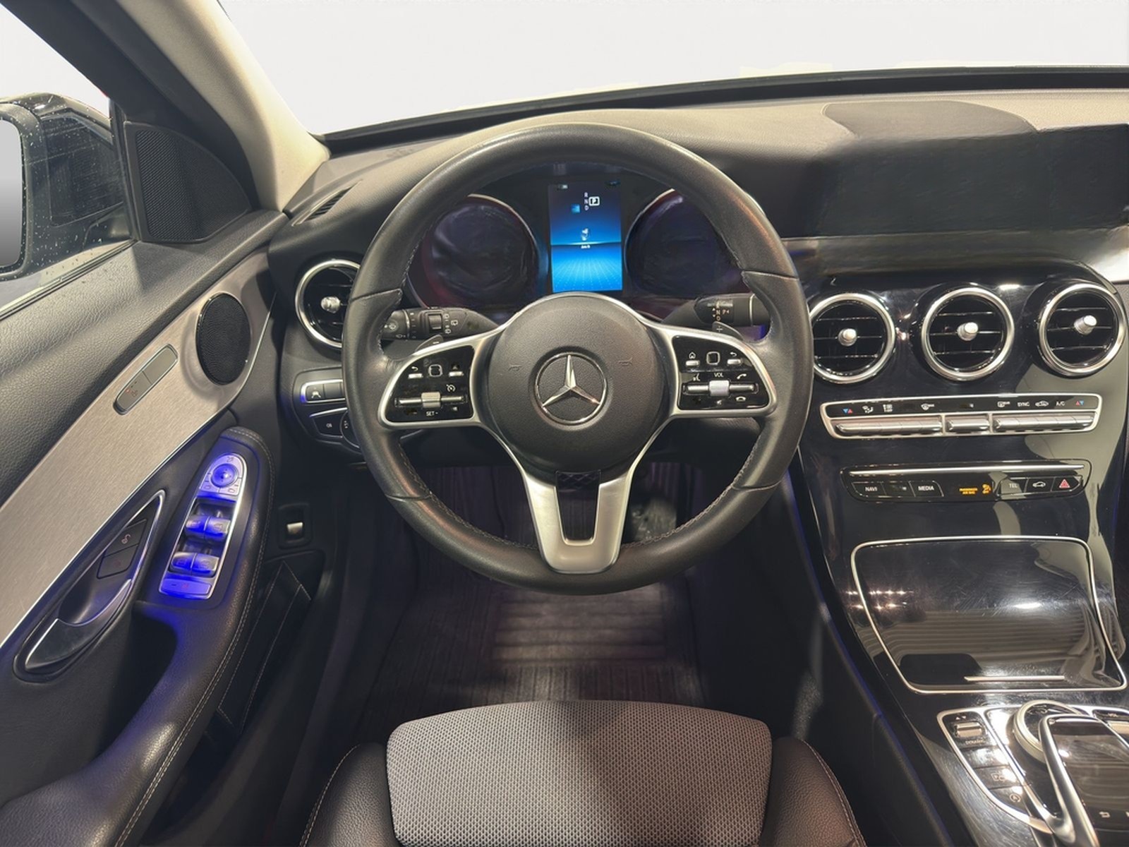 Mercedes-Benz C 180 T CGI *AHK*PANORAMA*MULTIBEAM*KAMERA foto 3