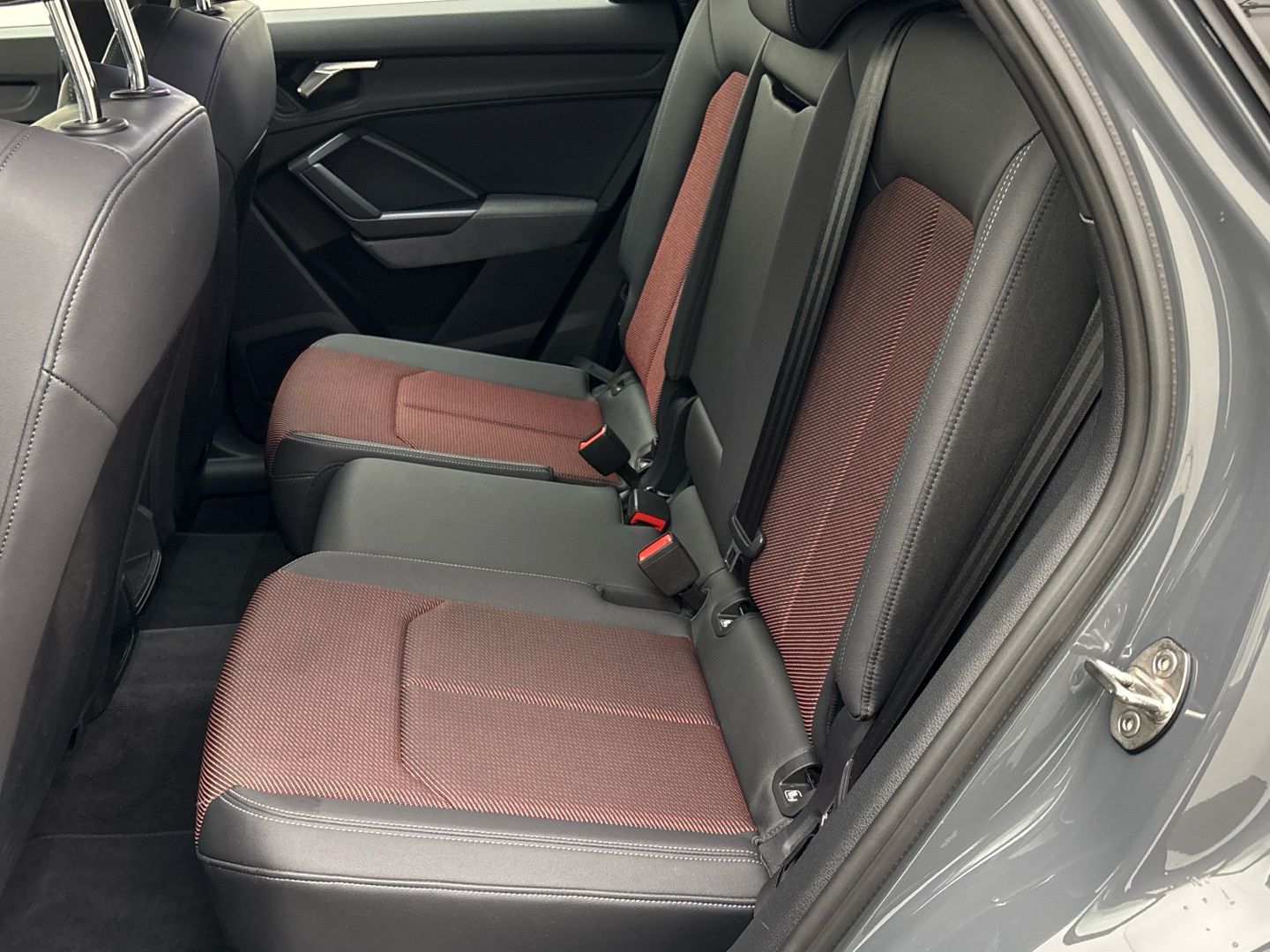 Audi Q3 Sportback 35 TDI quattro S tronic MMI LED AHK foto 11