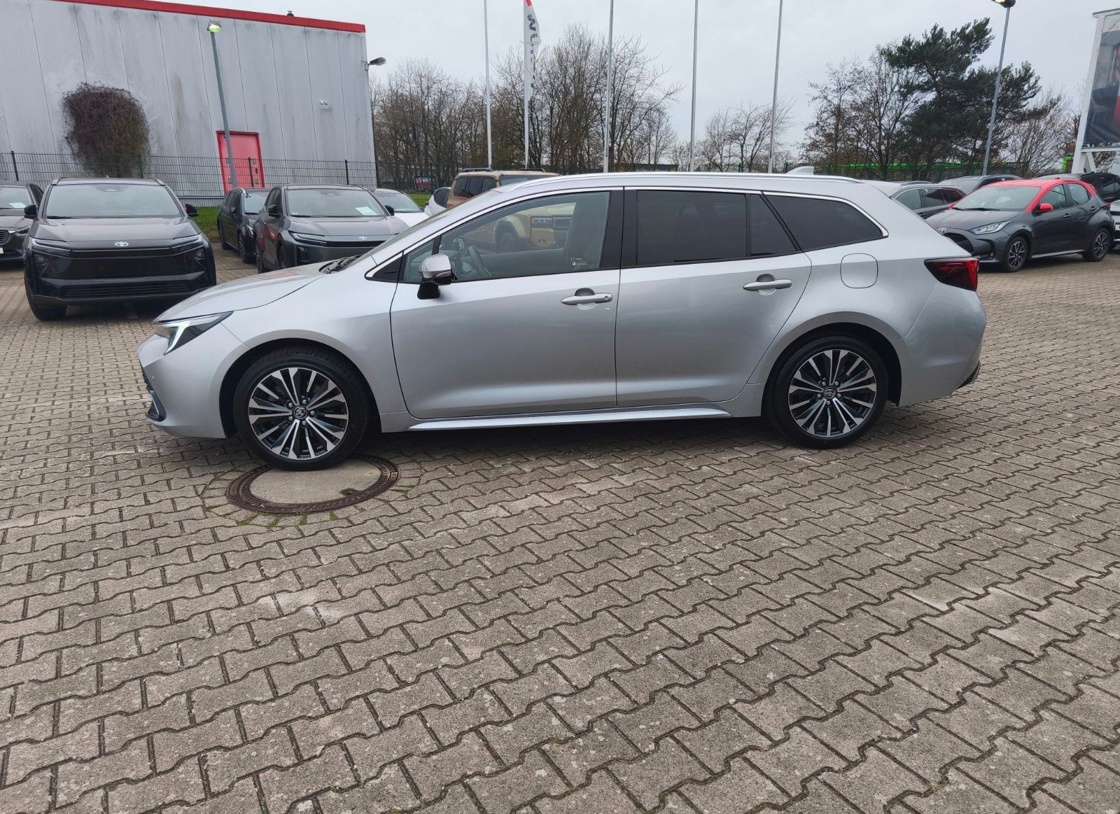 Toyota Corolla Touring Sports Hybrid Team D foto 4