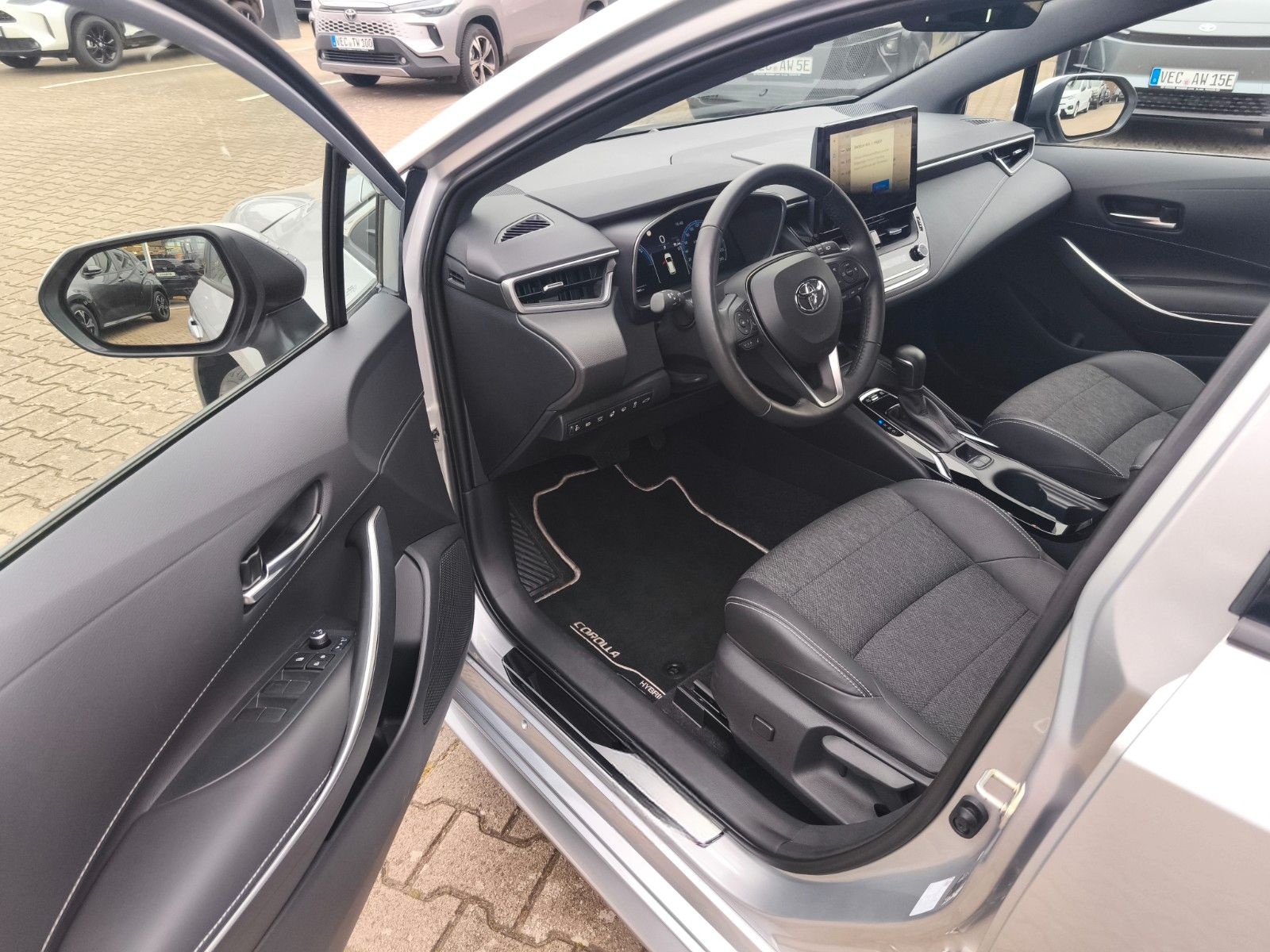 Toyota Corolla Touring Sports Hybrid Team D foto 8