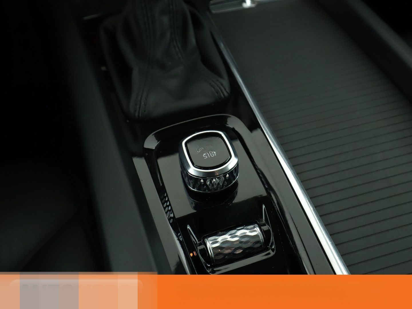 Volvo XC60 2.0 D4 Momentum Pro 2WD Aut.*NAVI*LED*PDC* foto 22