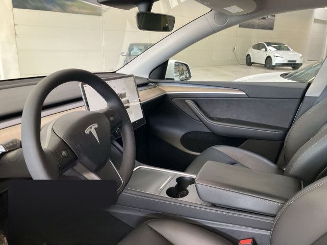 Tesla Model Y Rear-Wheel Drive foto 11