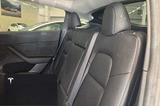 Tesla Model Y Rear-Wheel Drive foto 12