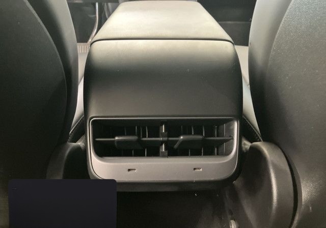 Tesla Model Y Rear-Wheel Drive foto 13