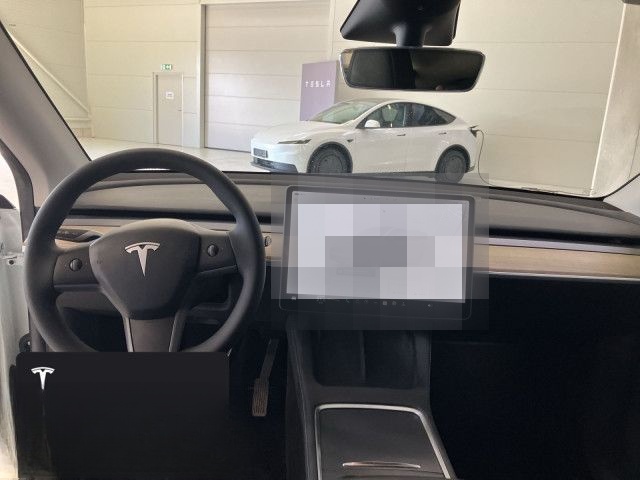 Tesla Model Y Rear-Wheel Drive foto 14