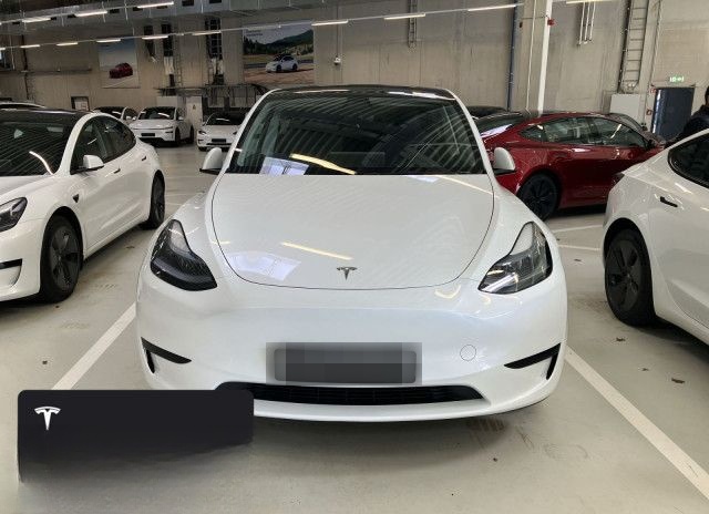 Tesla Model Y Rear-Wheel Drive foto 3