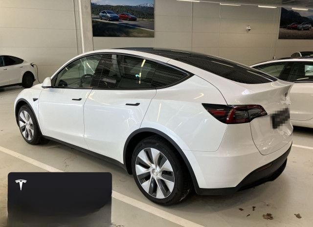 Tesla Model Y Rear-Wheel Drive foto 5